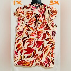 LADIES WHITE TOP WITH RED, GOLD & CHESTNUT DESIGNS